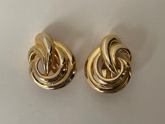 Attached Circular Shape Earrings for Chic Style