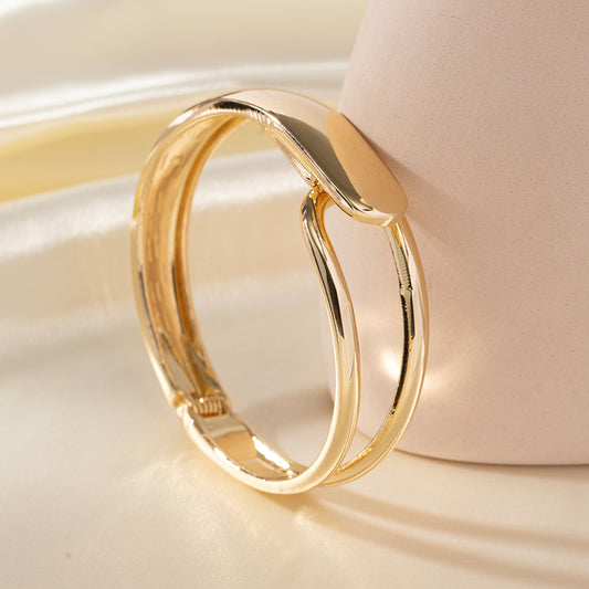 Elegant Minimalist Gold Bracelet